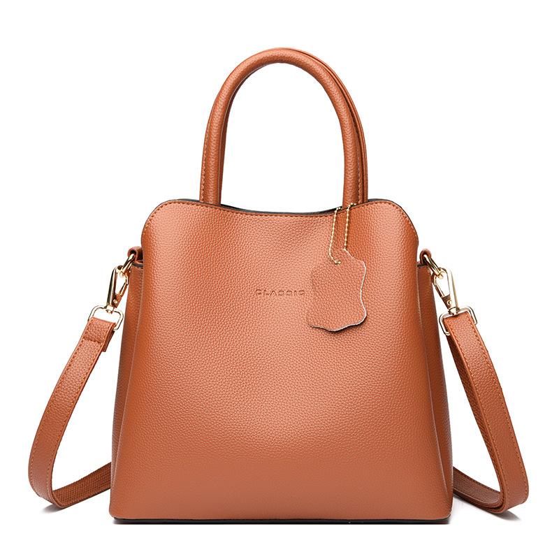 Exploring the Versatility of Crossbody Bags and Trends